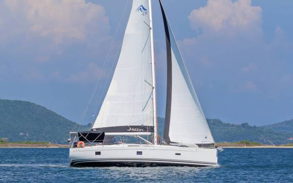 Hanse 458 Euphoria Lefkas main port