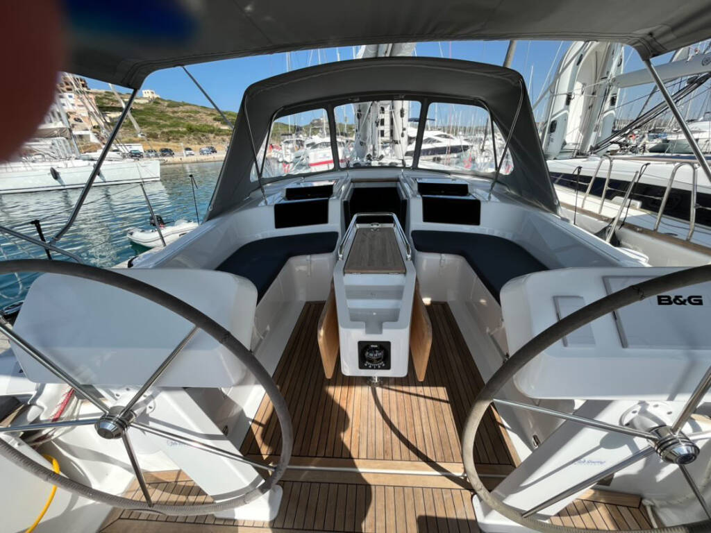 Sailing yacht Hanse 458 Avra