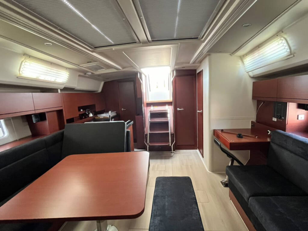 Sailing yacht Hanse 458 Avra