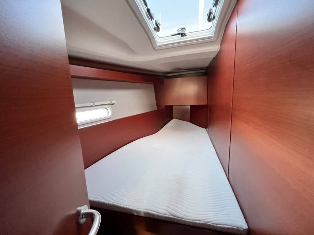 Sailing yacht Hanse 458 Avra