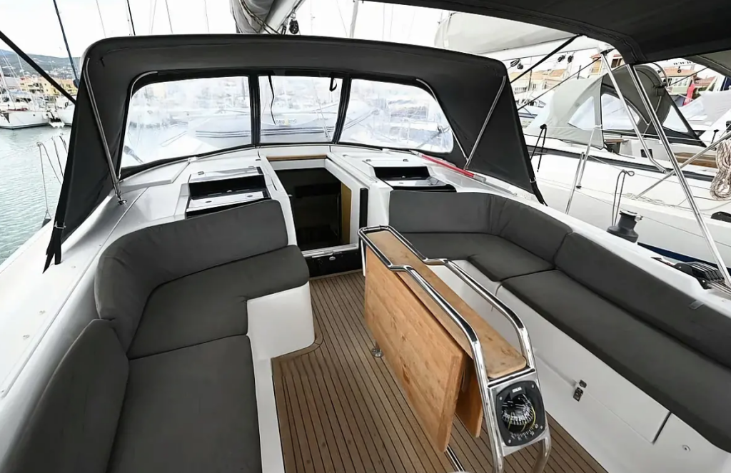 Sailing yacht Hanse 458 FoxTrot