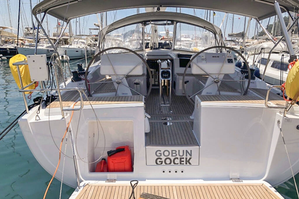 Sailing yacht Hanse 458 Gobun