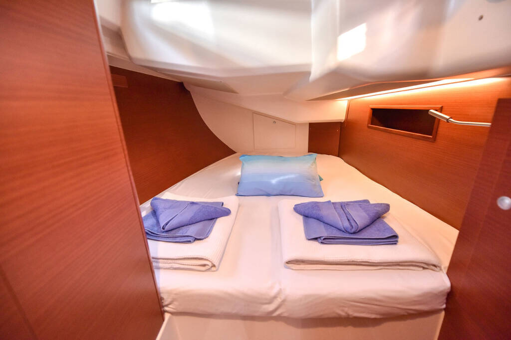Sailing yacht Hanse 458 Gobun