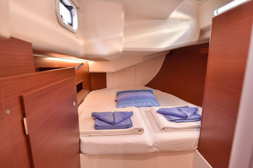 Sailing yacht Hanse 458 Gobun