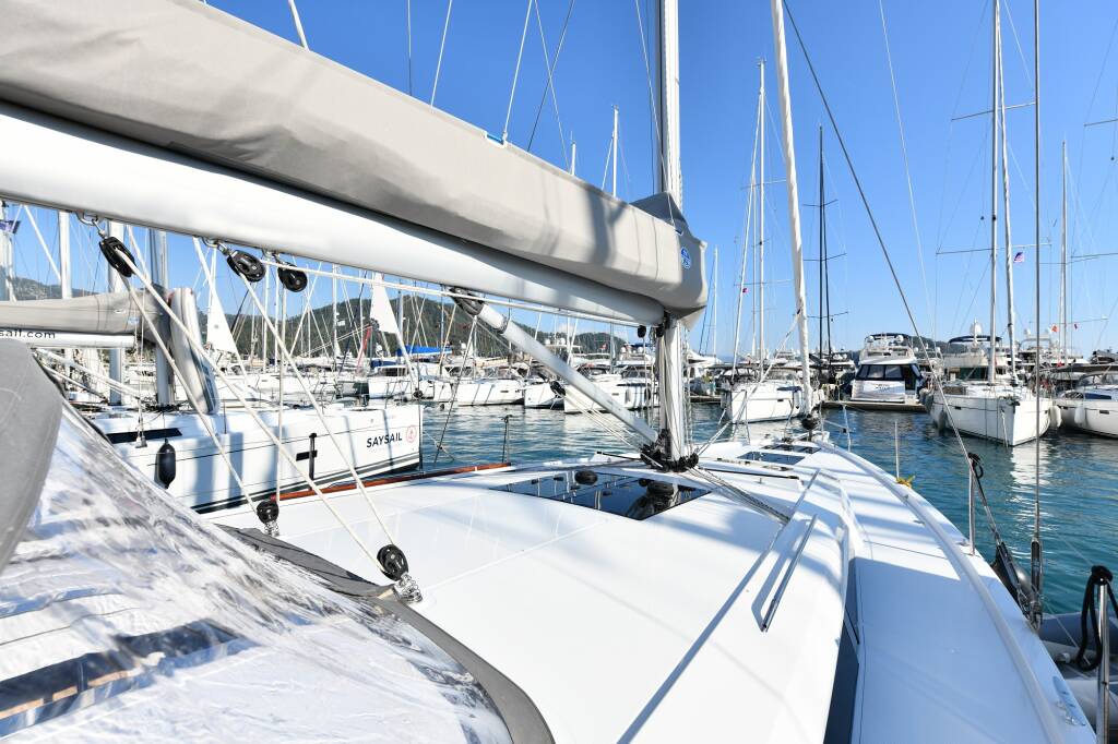 Sailing yacht Hanse 460 Yassica