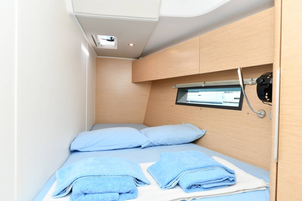 Sailing yacht Hanse 460 Yassica
