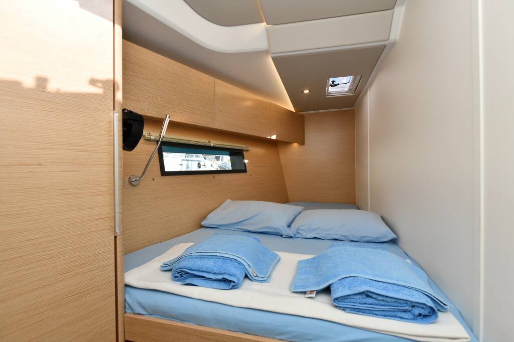 Sailing yacht Hanse 460 Yassica