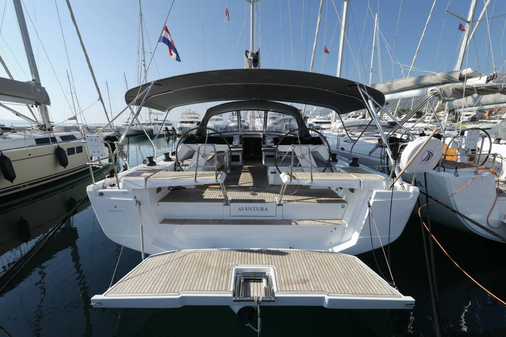 Sailing yacht Hanse 460 Aventura