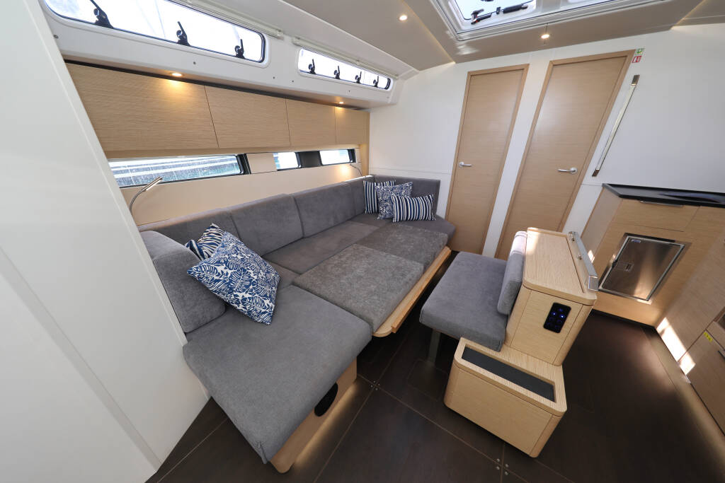 Sailing yacht Hanse 460 Aventura