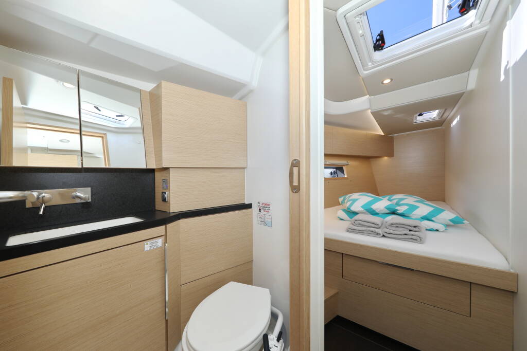 Sailing yacht Hanse 460 Aventura