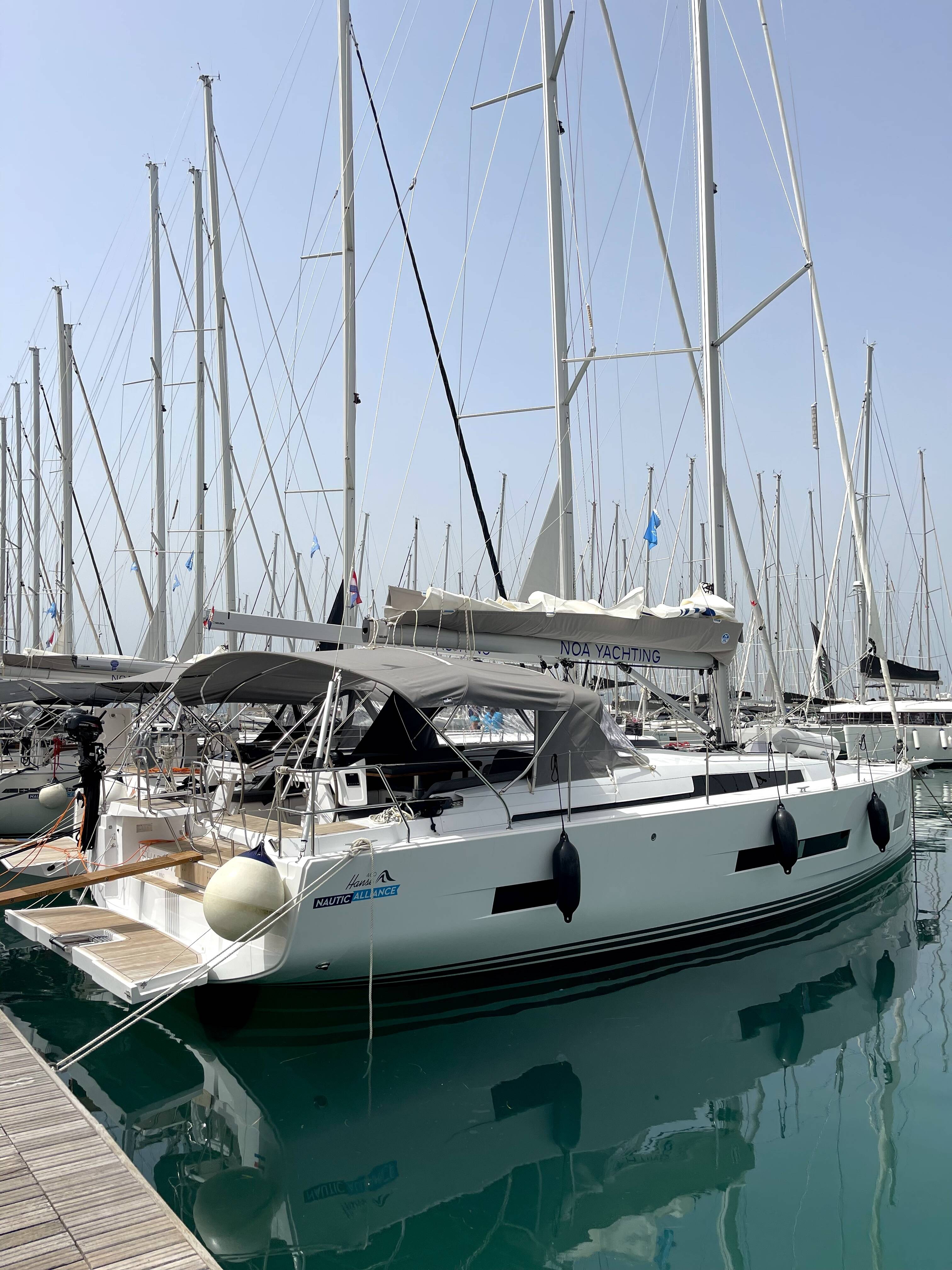 Sailing yacht Hanse 460 Shadow of the wind