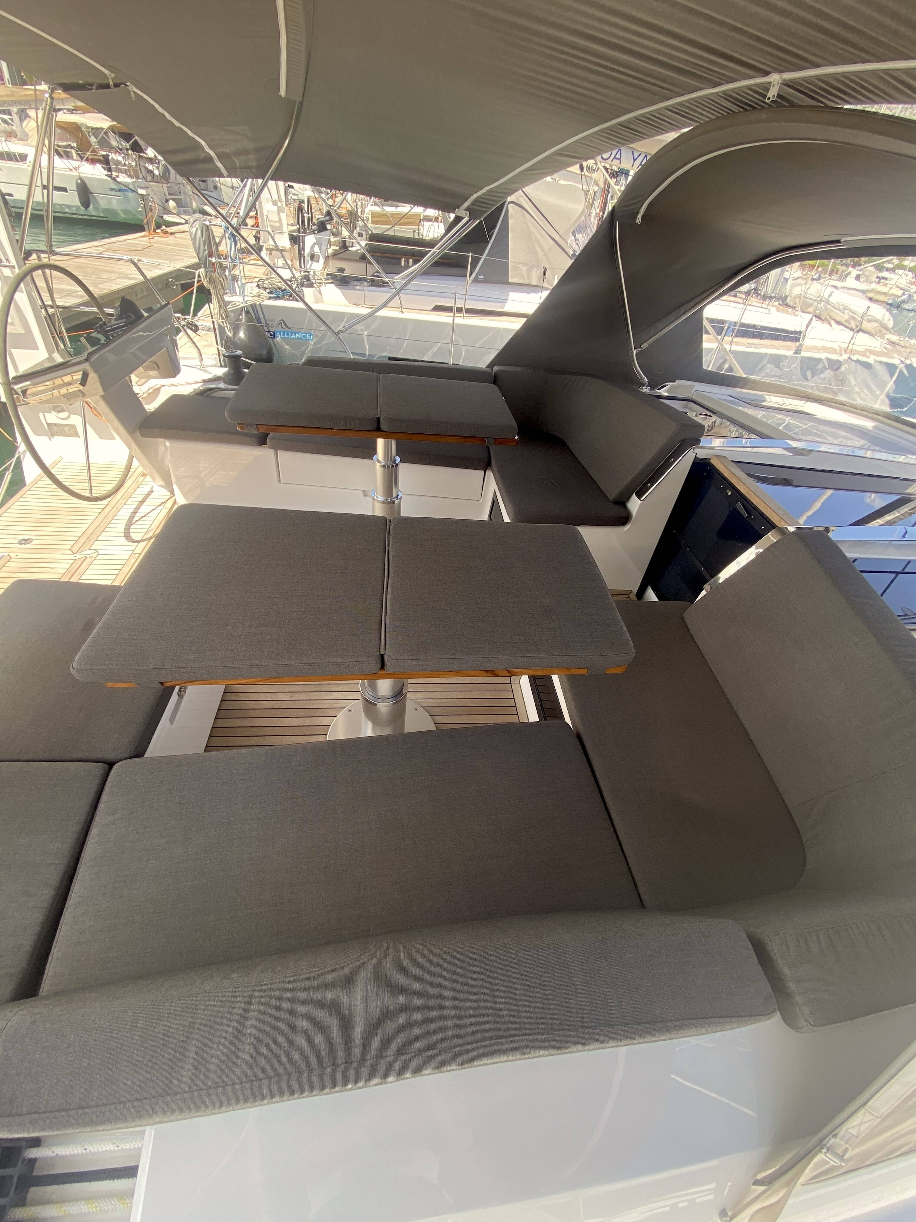 Sailing yacht Hanse 460 Shadow of the wind