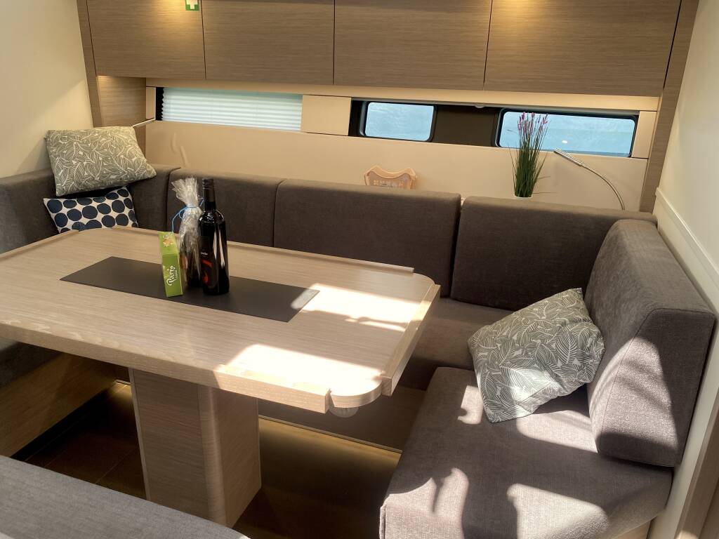 Sailing yacht Hanse 460 Shadow of the wind