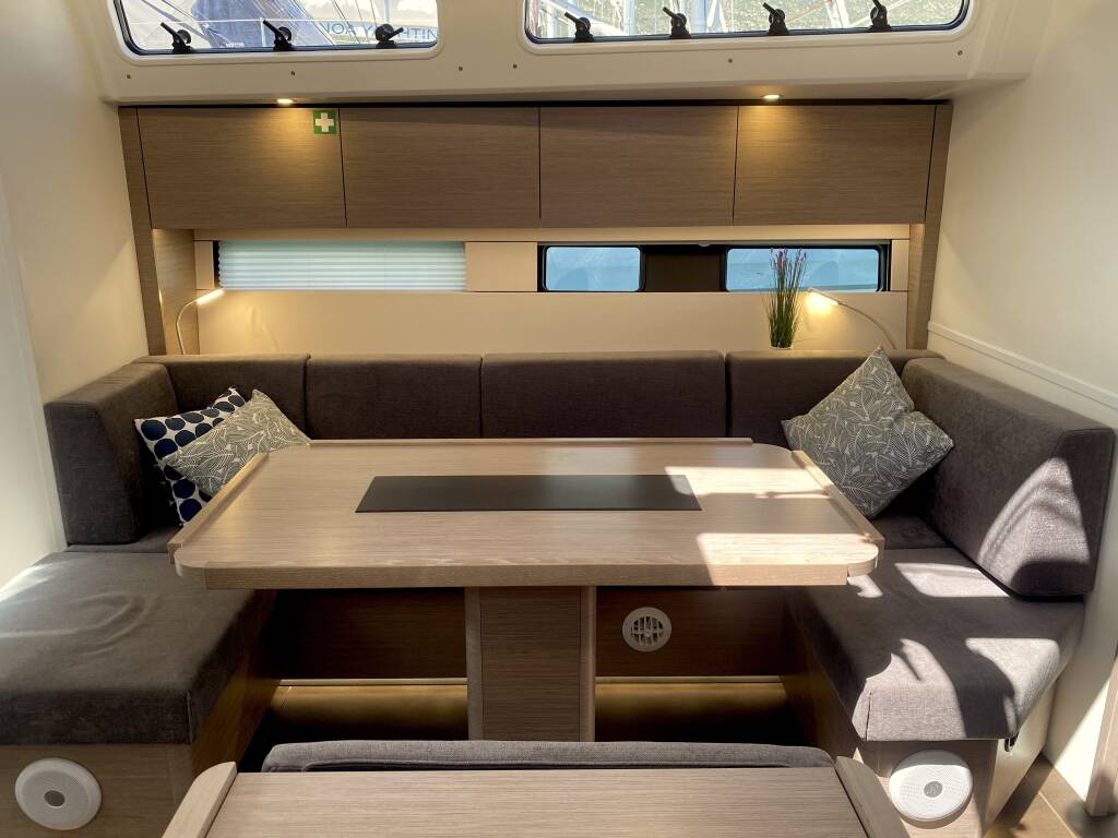 Sailing yacht Hanse 460 Shadow of the wind