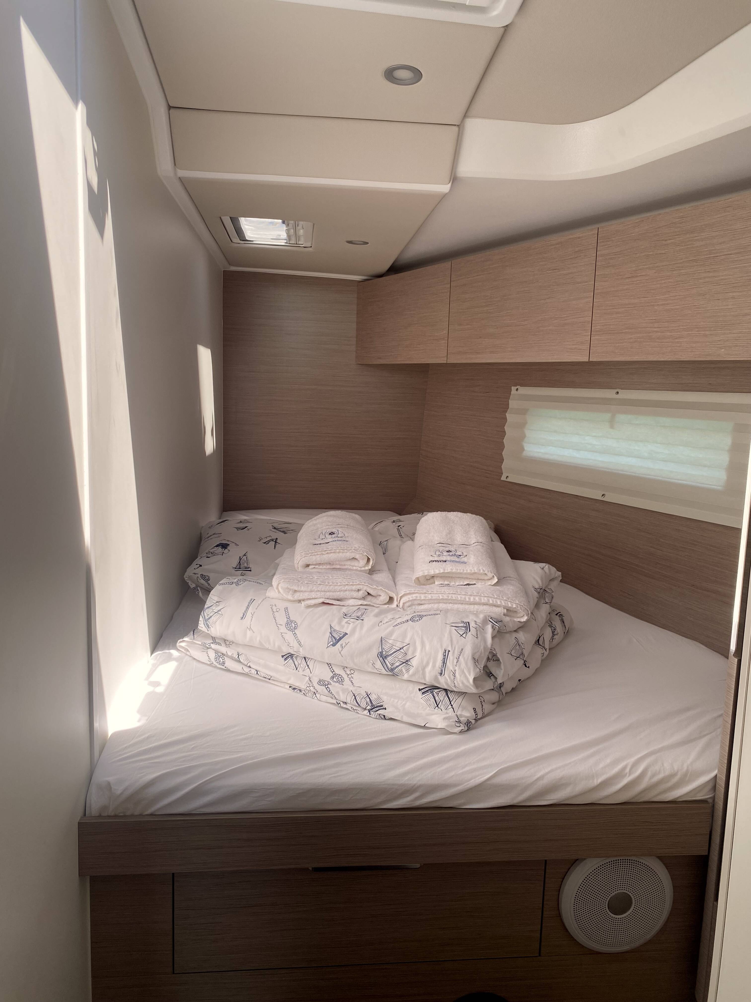 Sailing yacht Hanse 460 Shadow of the wind