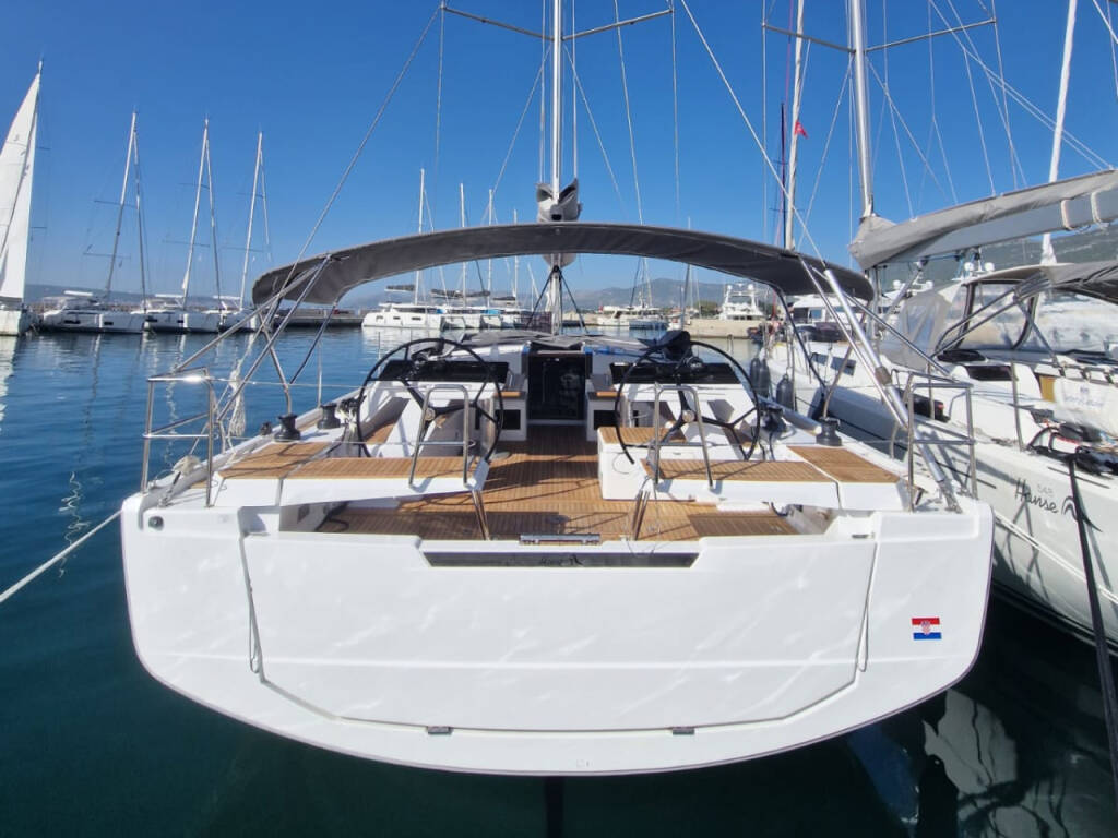 Sailing yacht Hanse 460 FeMi Star