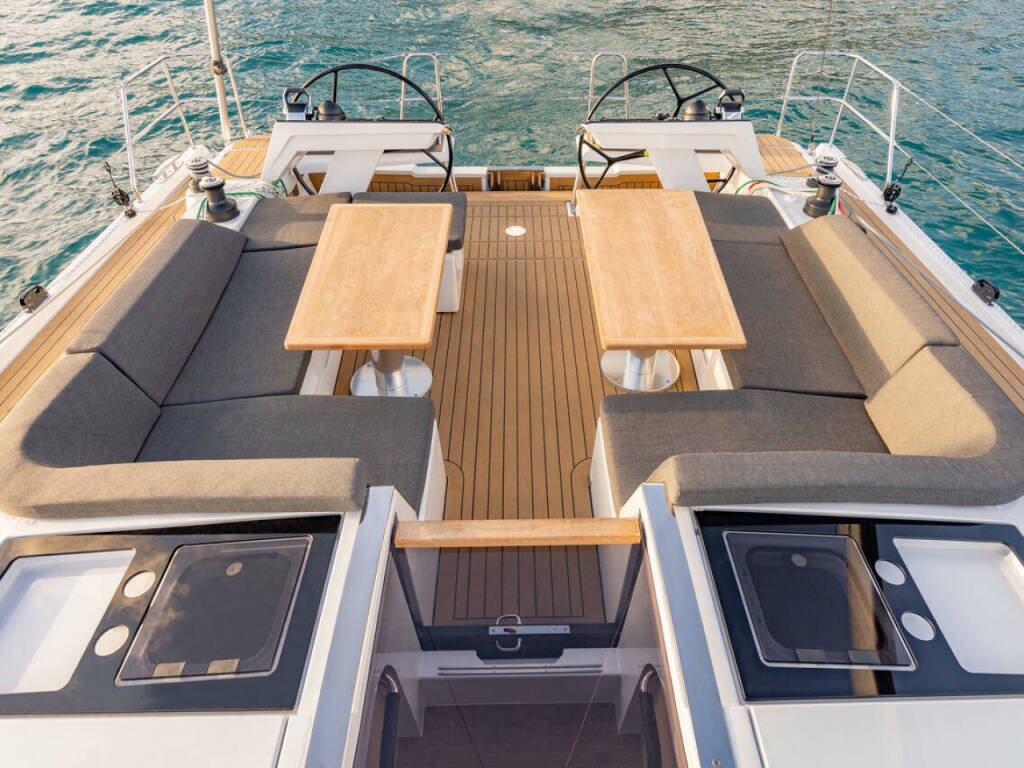 Sailing yacht Hanse 460 FeMi Star