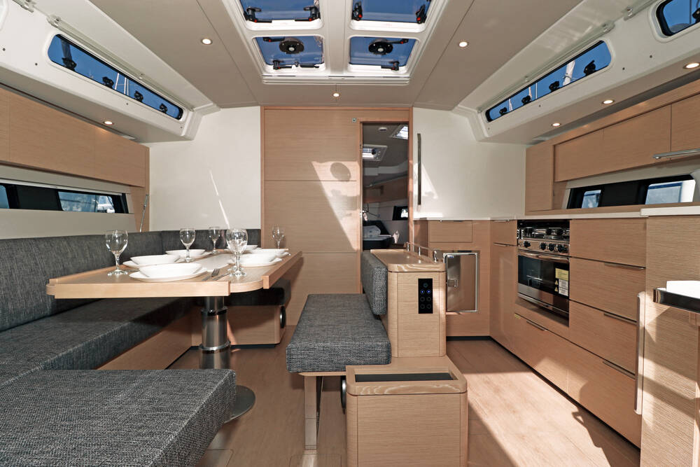 Sailing yacht Hanse 460 FeMi Star