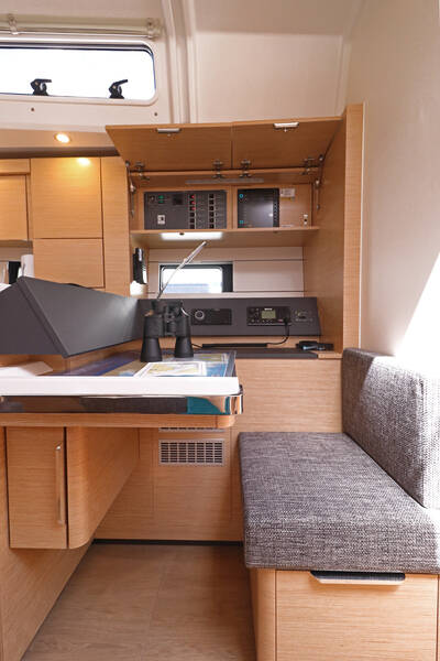 Sailing yacht Hanse 460 FeMi Star