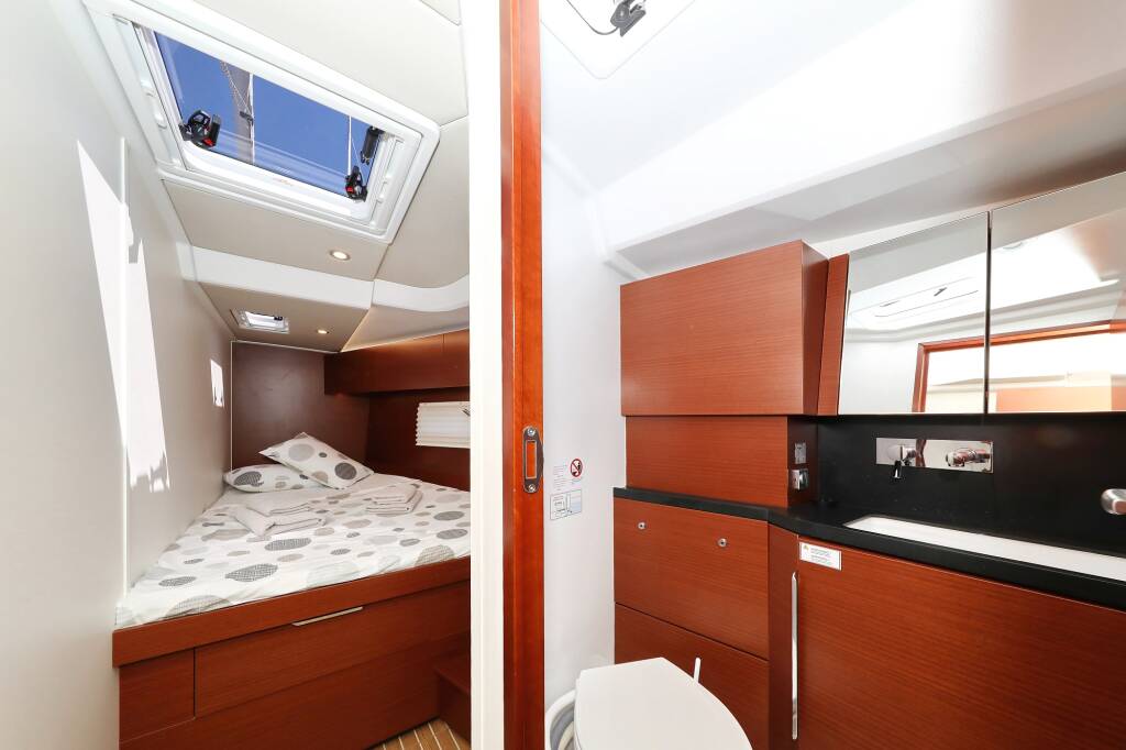 Sailing yacht Hanse 460 I'm Alone
