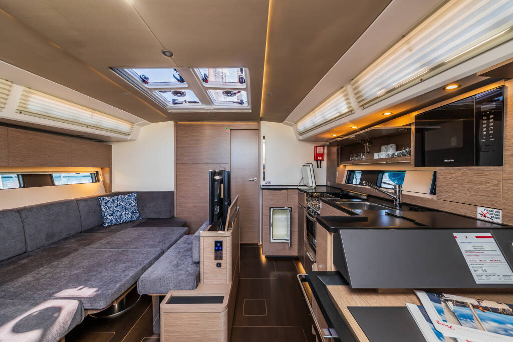 Sailing yacht Hanse 460 Pisch