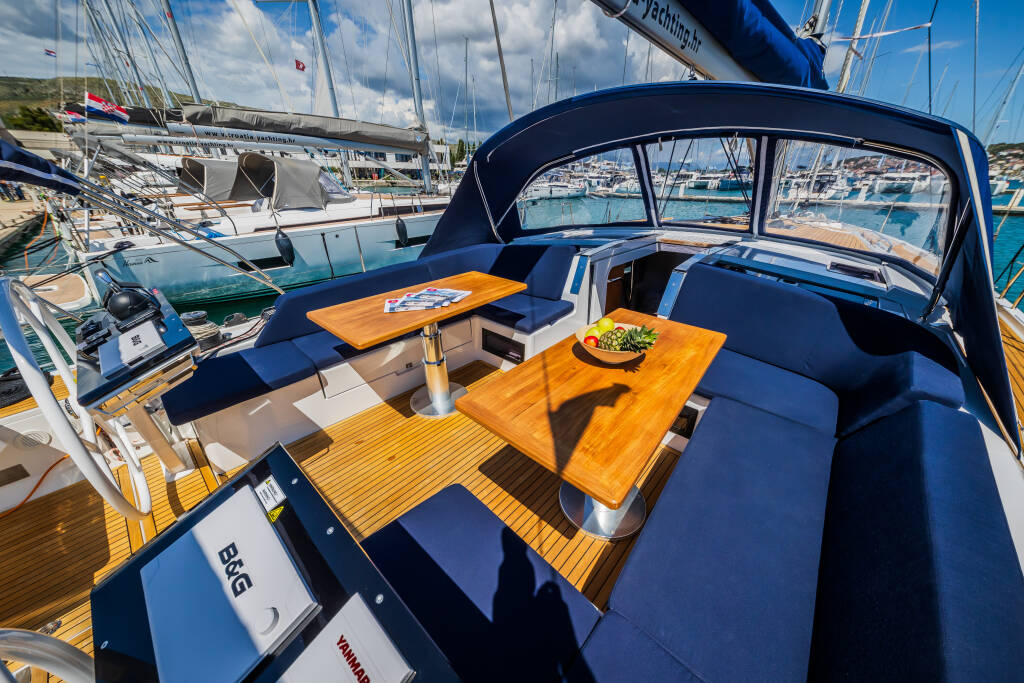 Sailing yacht Hanse 460 Whistler