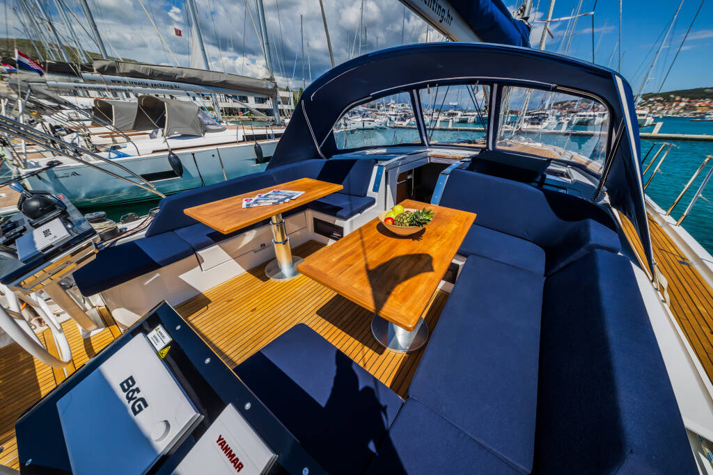 Sailing yacht Hanse 460 Whistler