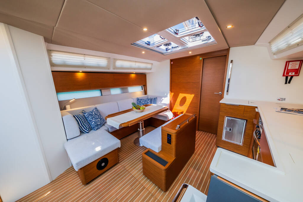 Sailing yacht Hanse 460 Whistler