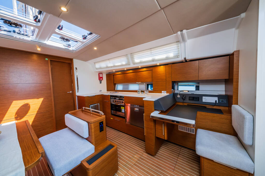Sailing yacht Hanse 460 Whistler