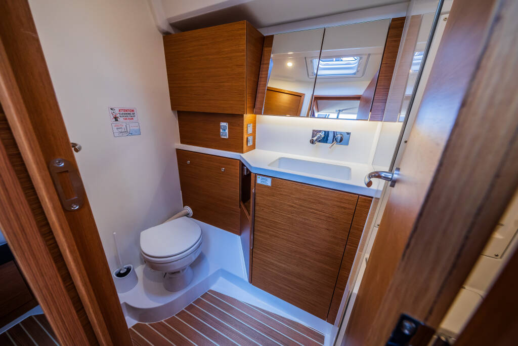 Sailing yacht Hanse 460 Whistler