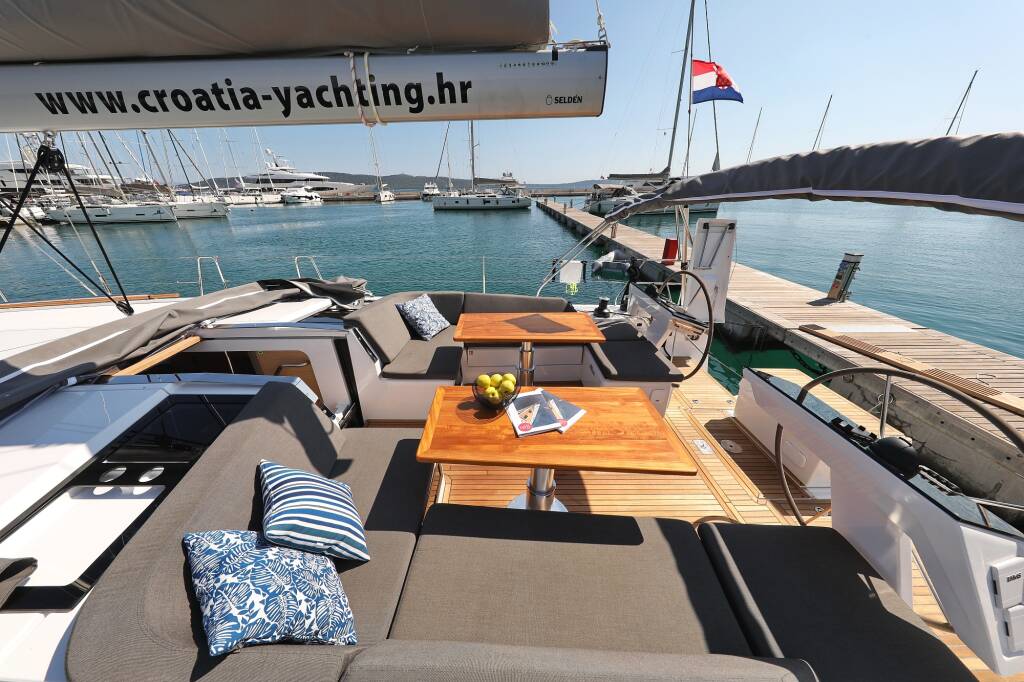 Sailing yacht Hanse 460 Atmosphere