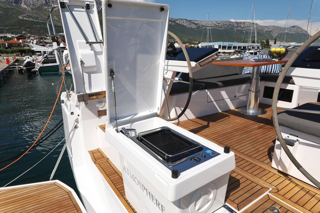 Sailing yacht Hanse 460 Atmosphere