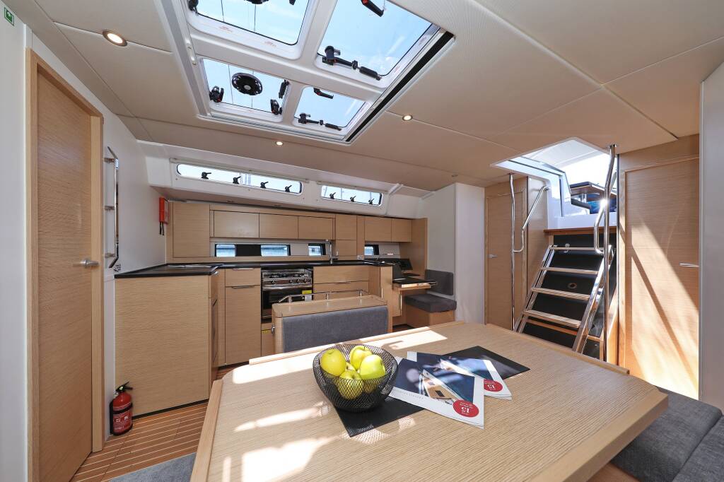 Sailing yacht Hanse 460 Atmosphere