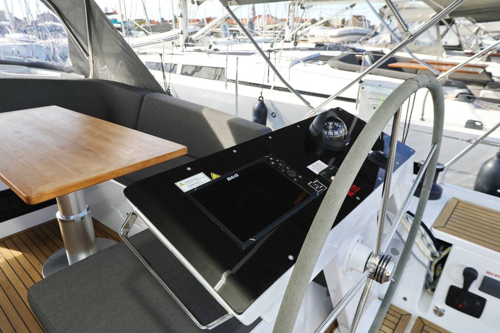 Segelyachten Hanse 460 Lucija - OW