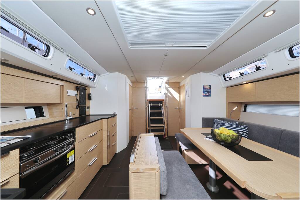 Sailing yacht Hanse 460 Aroha