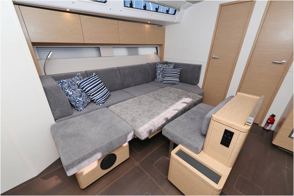 Sailing yacht Hanse 460 Aroha