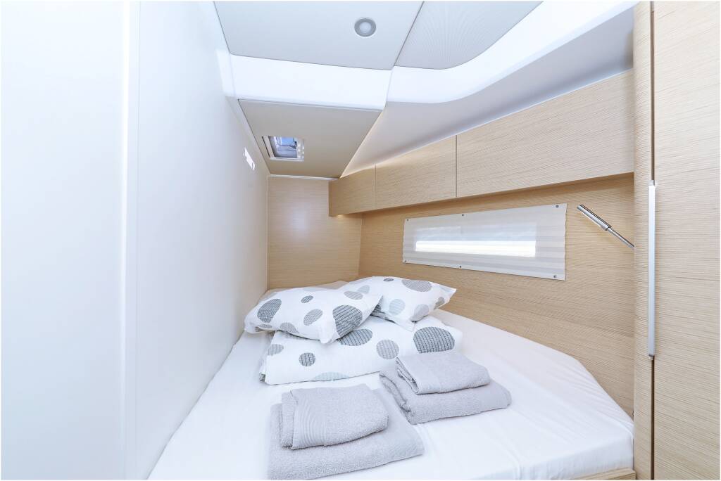 Sailing yacht Hanse 460 Aroha