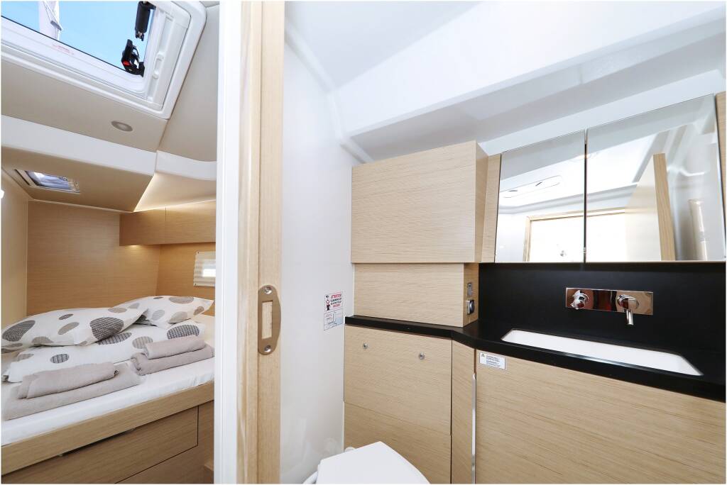 Sailing yacht Hanse 460 Aroha