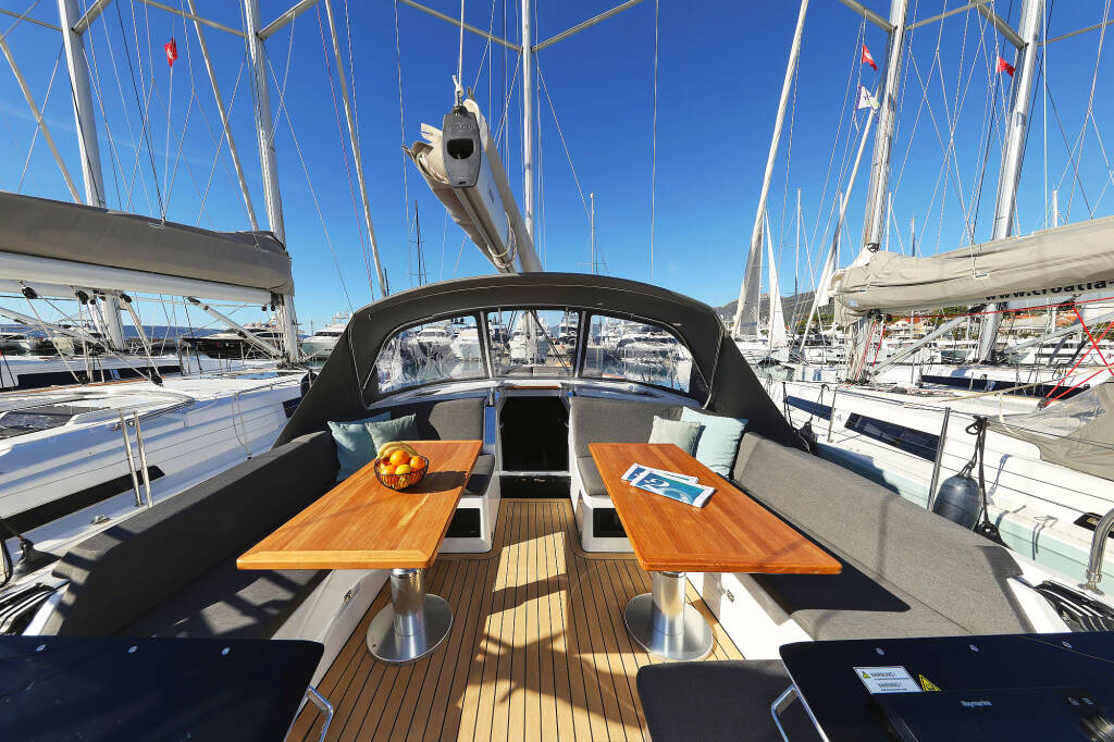 Sailing yacht Hanse 460 Blondie - OW