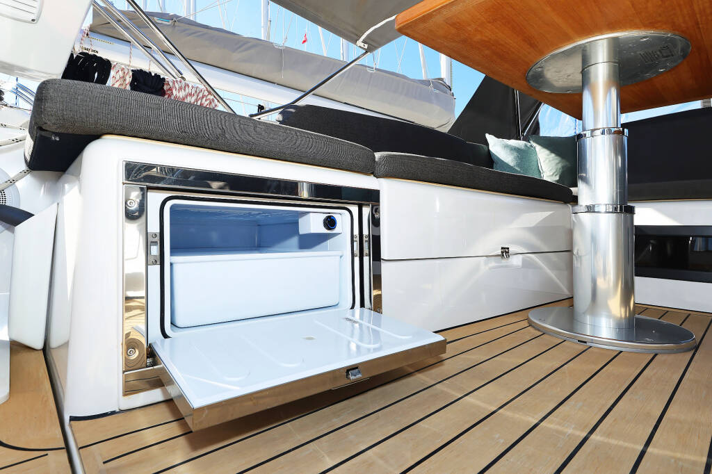 Sailing yacht Hanse 460 Blondie - OW