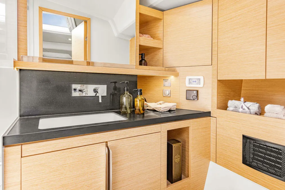 Sailing yacht Hanse 460 Okeanida