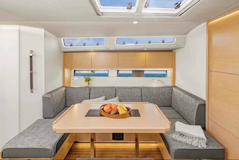 Sailing yacht Hanse 460 Okeanida