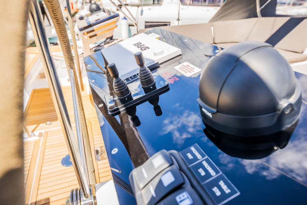 Sailing yacht Hanse 460 #333 - OW