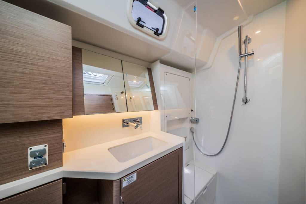 Sailing yacht Hanse 460 #333 - OW