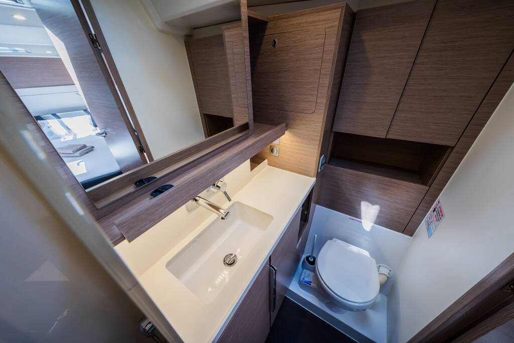 Sailing yacht Hanse 460 #333 - OW