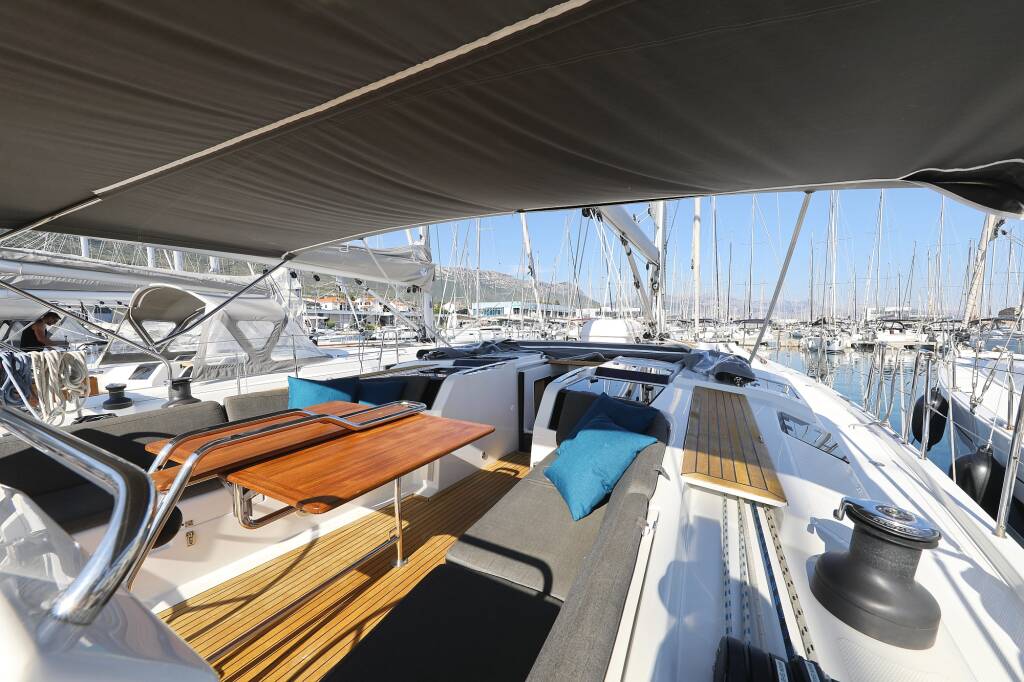 Sailing yacht Hanse 505 