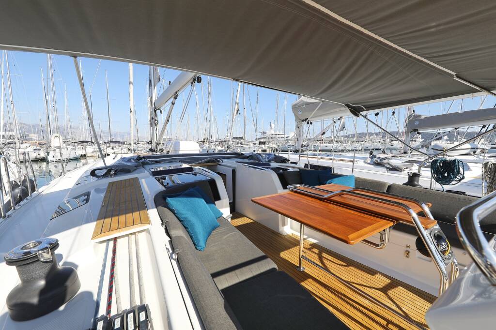 Sailing yacht Hanse 505 