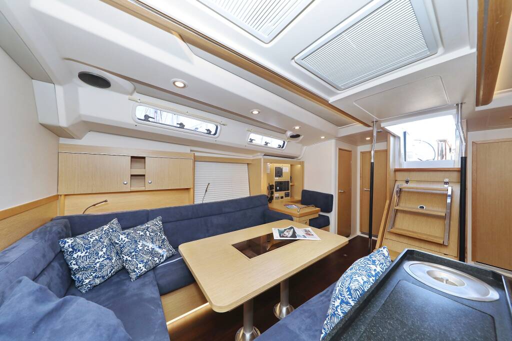 Sailing yacht Hanse 505 