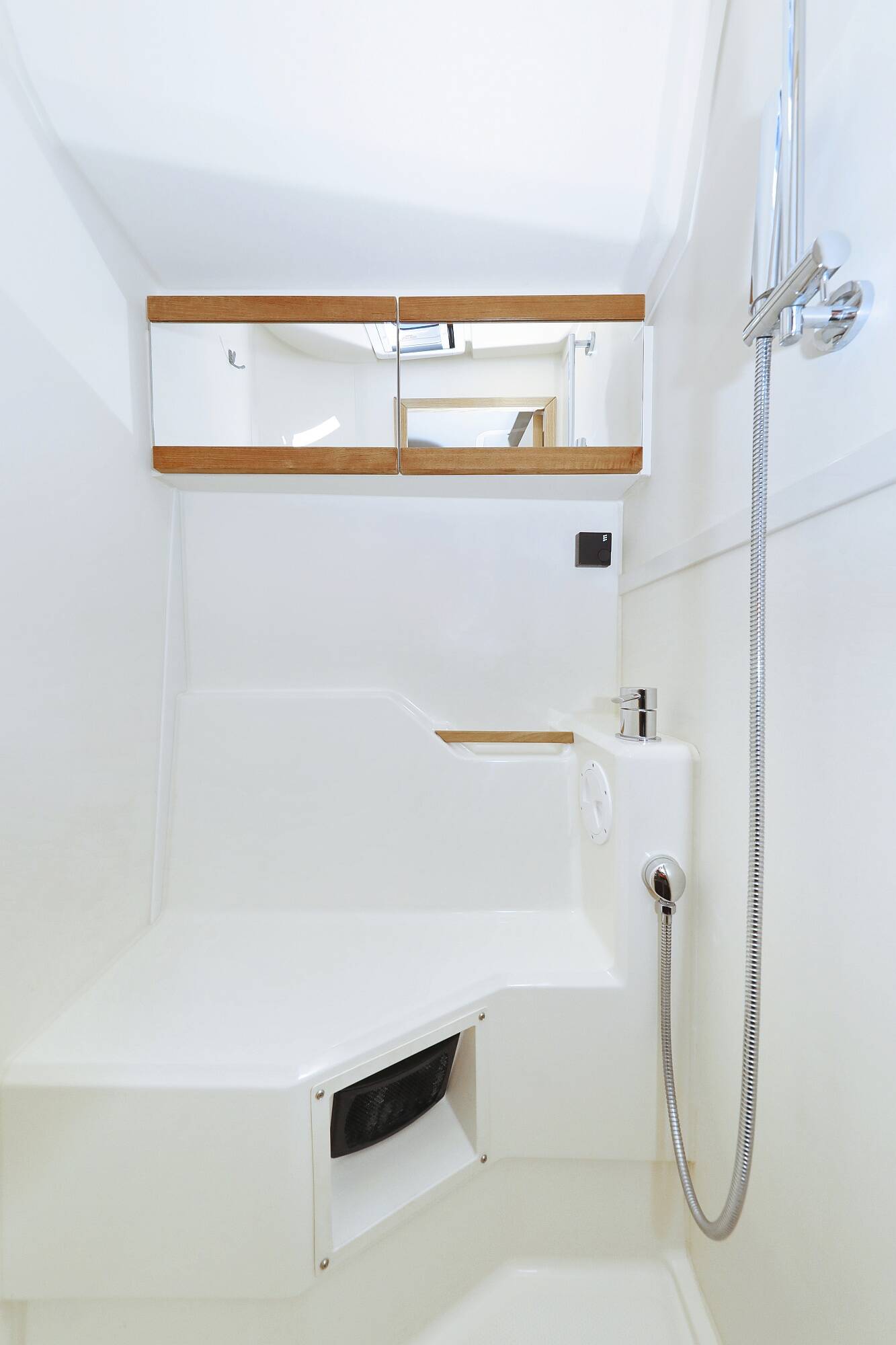Sailing yacht Hanse 505 