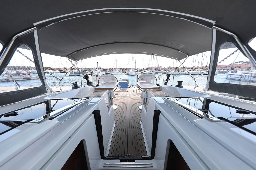 Sailing yacht Hanse 508 Cosmopolitan